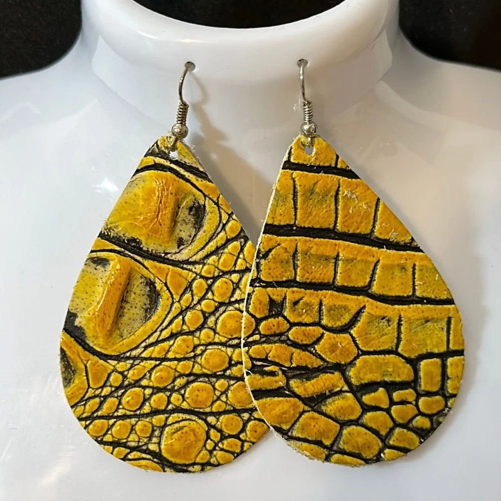 5/$20 yellow snake‎ print drop earrings